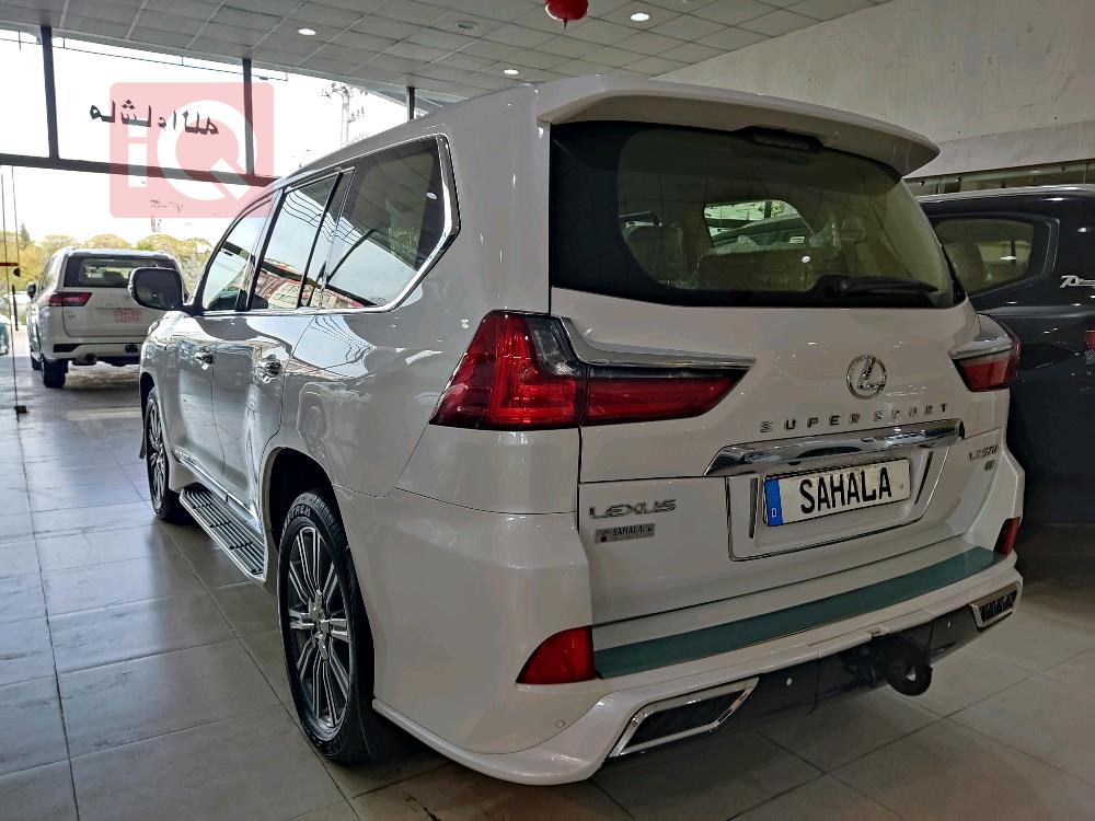 Lexus LX